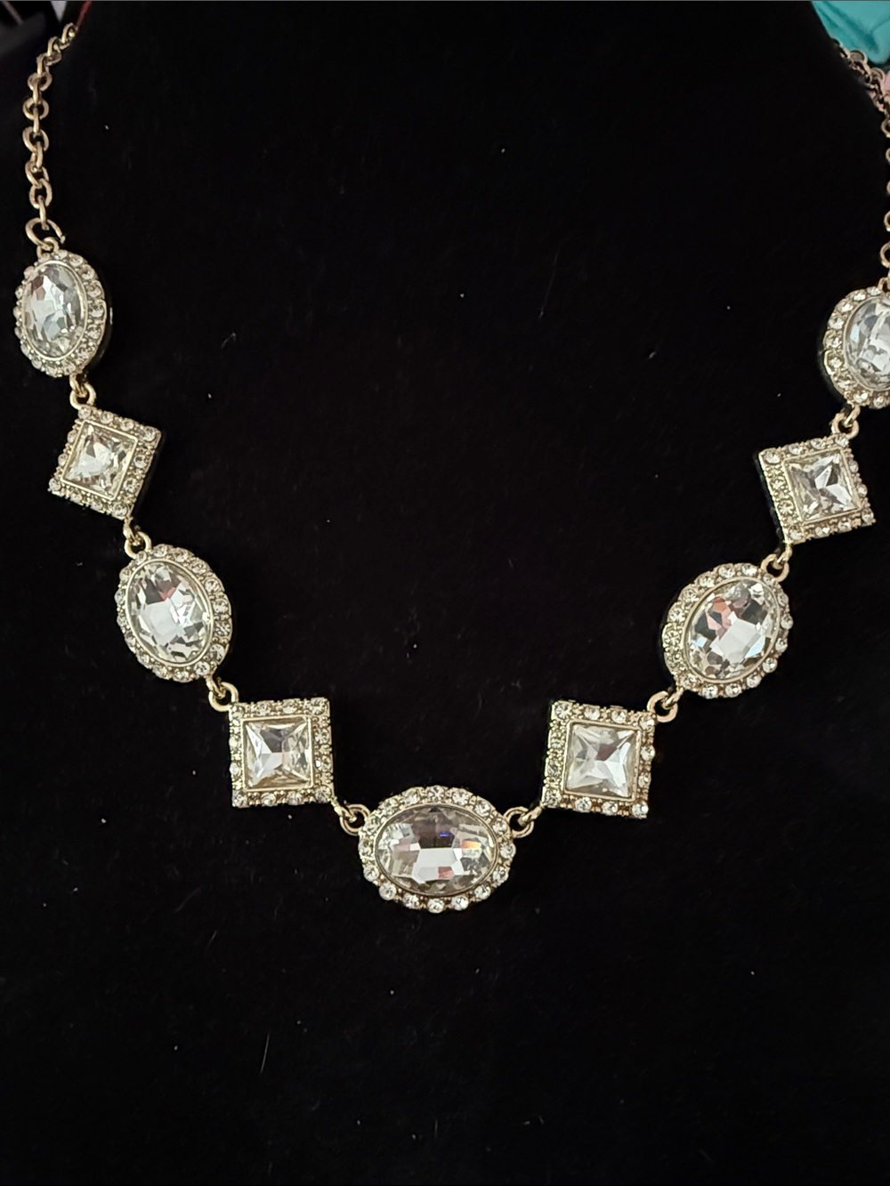 New Women’s 10” Crystal Statement Necklace gold chain stunning